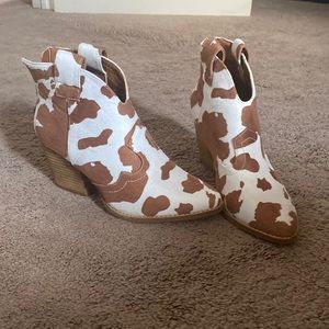 Size 7 cow print booties